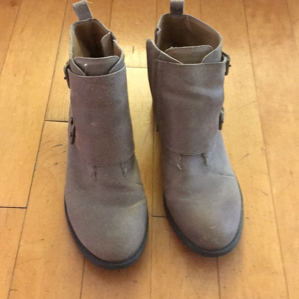BCBG boots